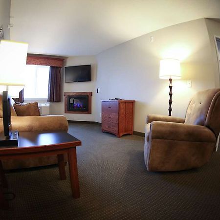 Grandstay Hotel And Suites Perham Ruang foto