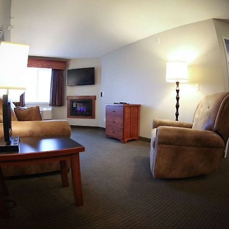 Grandstay Hotel & Suites Perham Ruang foto