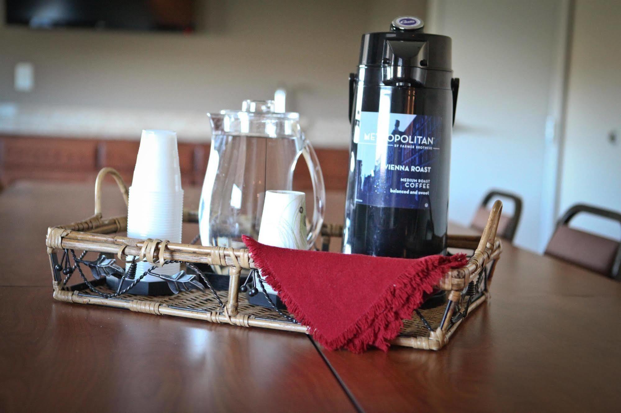 Grandstay Hotel & Suites Perham Bagian luar foto